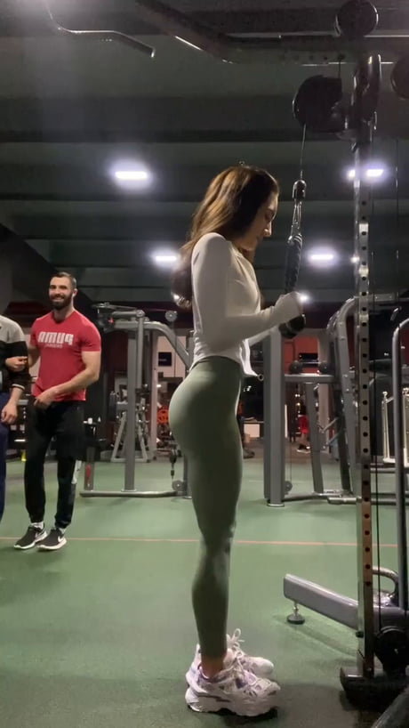 Guys being dudes at gym