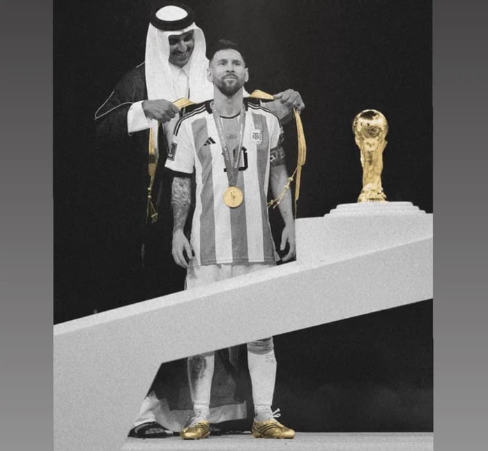 The garment is called a ‘bisht’ and it is an outer garment worn in