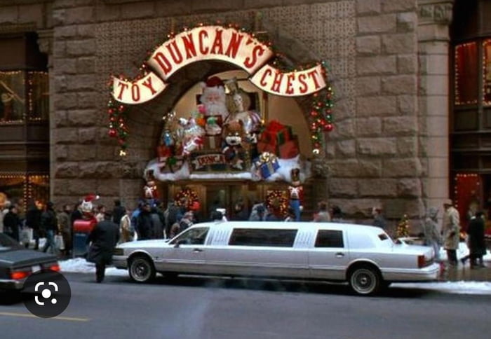 The Toy Store In Home Alone 2 9GAG the-toy-store-in-home-alone-2-9gag