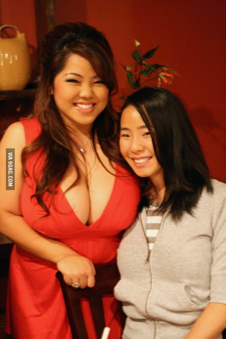 Busty Lesbian Pictures