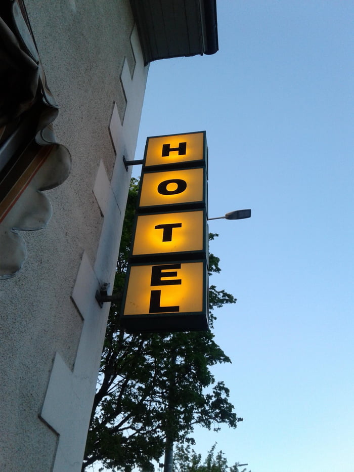 This H-O-T-EL sign.