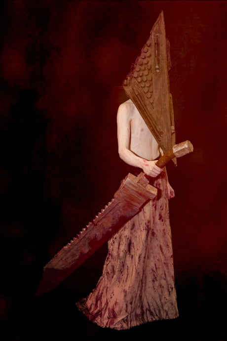 Pyramid Head Cosplay Helmet - Part 1 