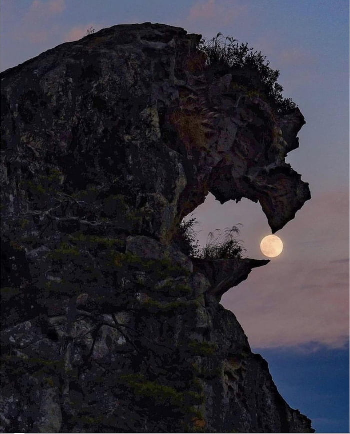 Perfectly timed Moon from Mie Prefecture, Japan - 9GAG