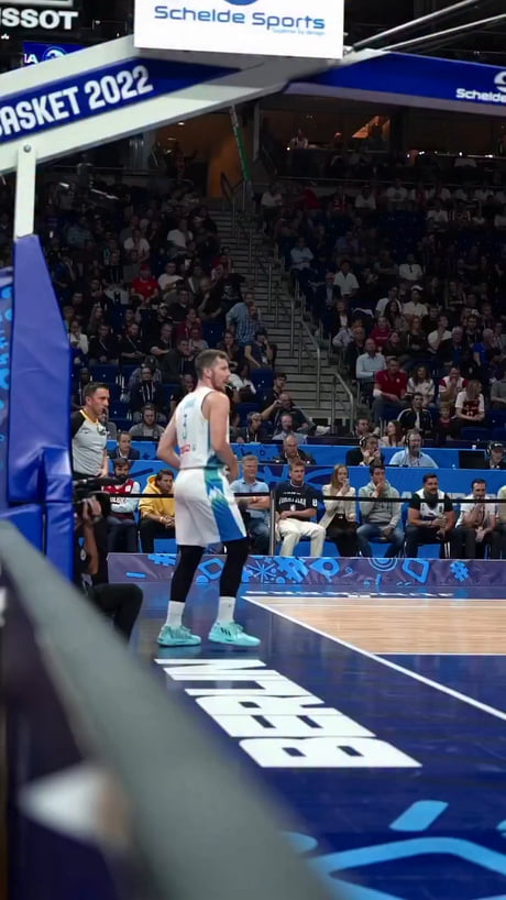 Goran Dragic outsmarts defence