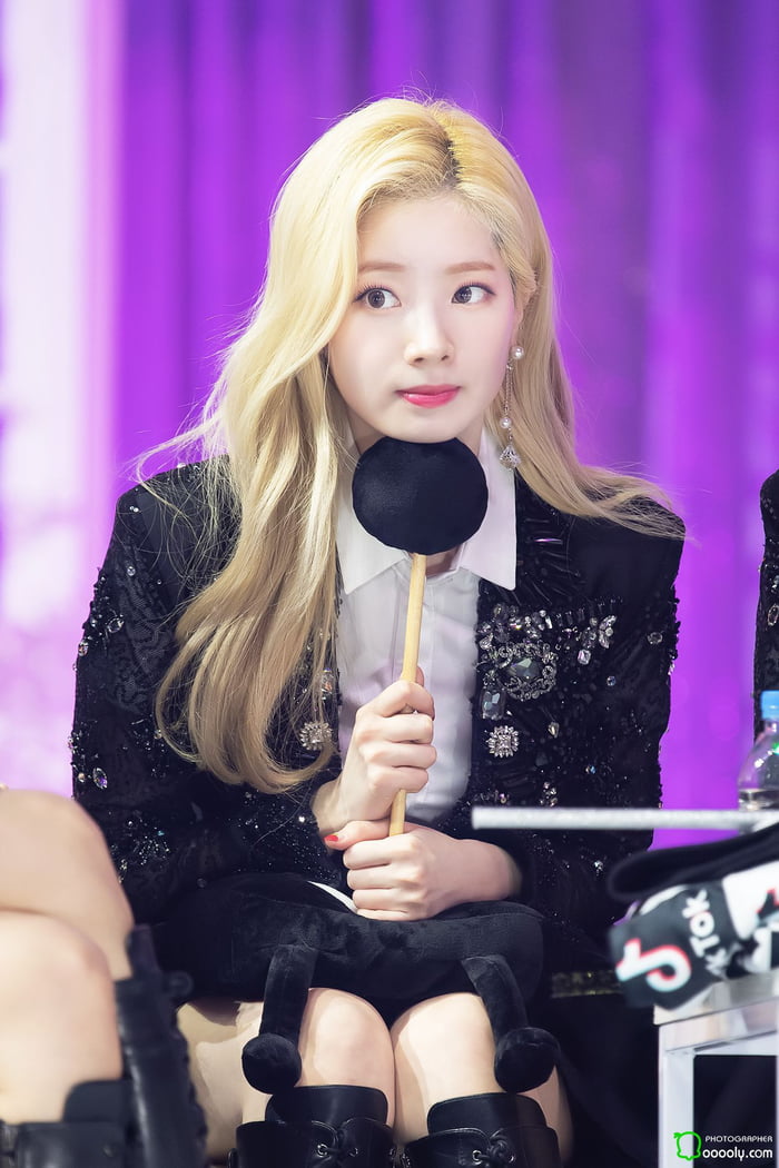 Photo : Blonde Dahyun