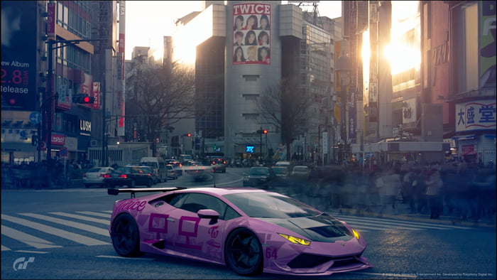 Photo : Momo Livery Pink Lamborghini (Gran Turismo Sport)