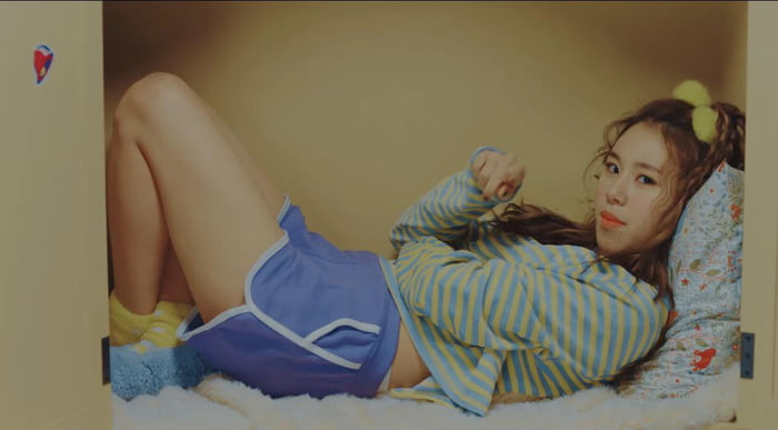 Photo : TWICE - Chaeyoung