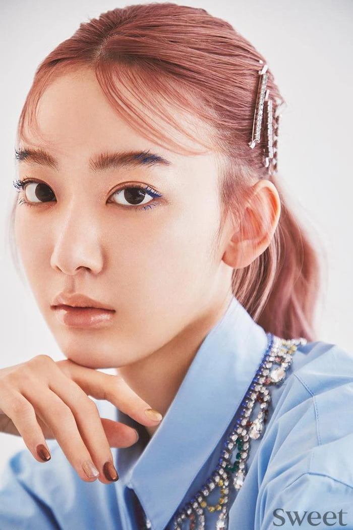 Photo : 210831 Miyawaki Sakura X Sweet Magazine