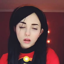 Violet Parr cosplay - 9GAG