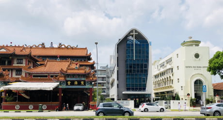 A Buddhist Temple Church And A Sai Baba Centre All Together This Is Not Uncommon In Singapore 9gag