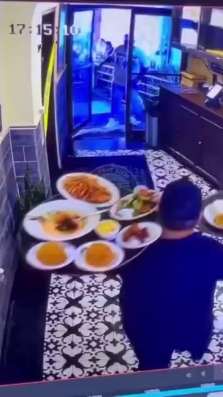 Server was in disbelief that people like this walk among us