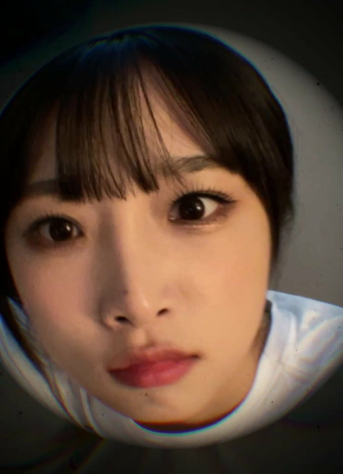 Photo : Yena at your door