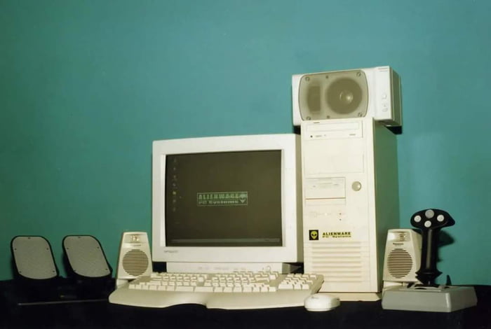 Alienware em 1999 - 9GAG