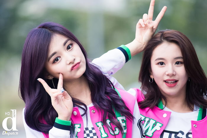 Photo : Tzuyu & Chaeyoung