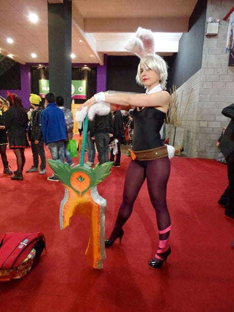 Arcade riven cosplay . it's a trap ! - 9GAG