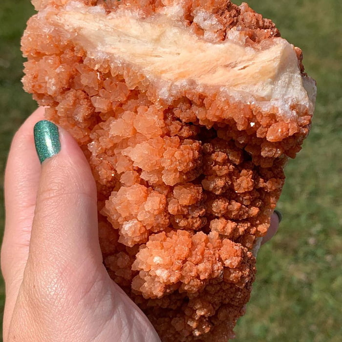Woman Discovers Crystal That Looks Like Fried Chicken 9GAG