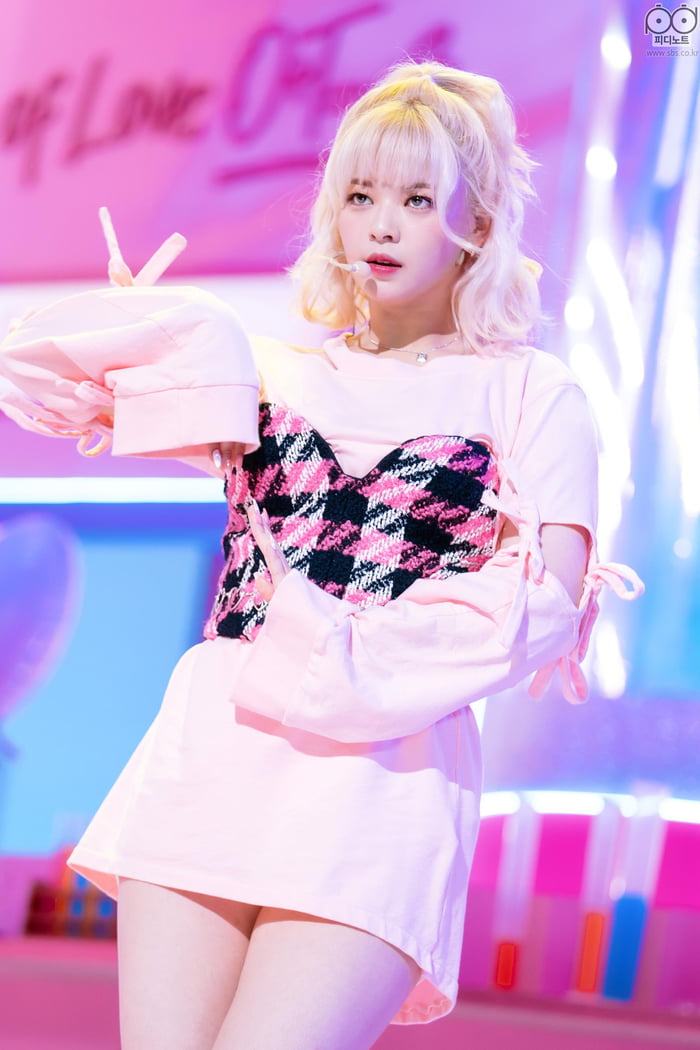 Photo : Jeongyeon - TWICE