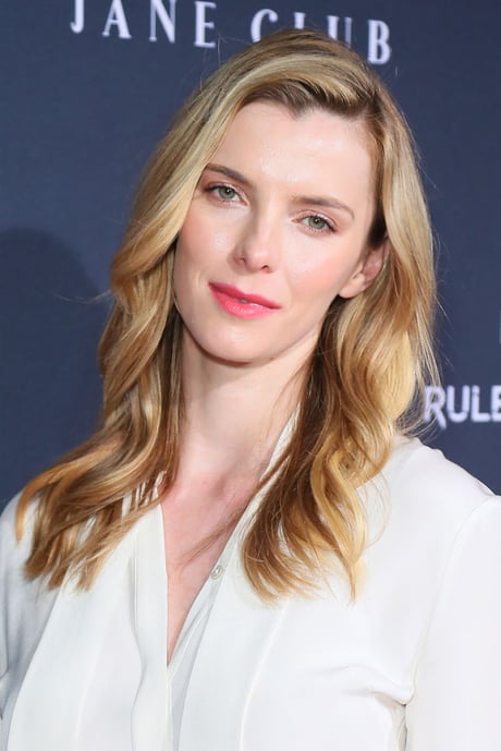 Betty gilpin images