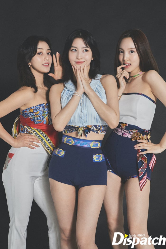 Photo : Jihyo, Momo & Nayeon