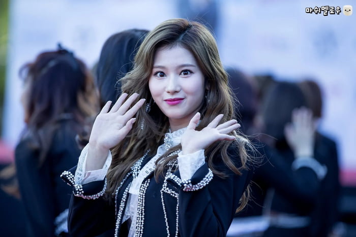 Photo : Sana says hi!