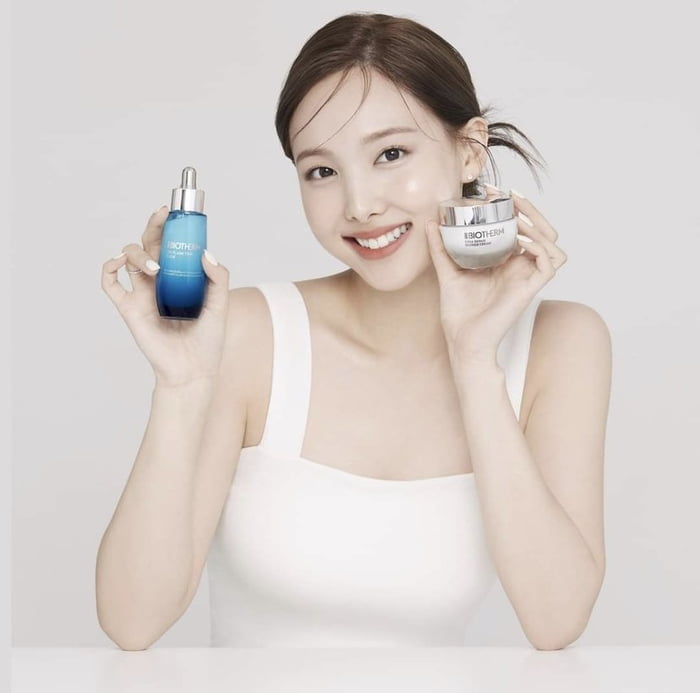 Photo : Biotherm Korea Facebook Marketplace - Nayeon x Biotherm Korea
