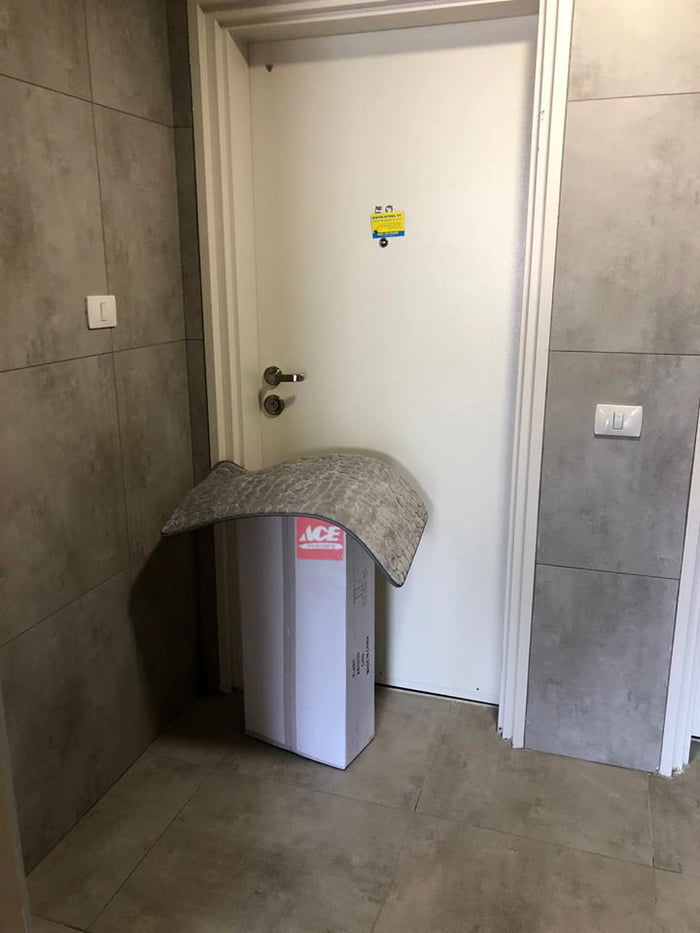 Me: "Just leave it under the carpet"  Courier: "Ok"