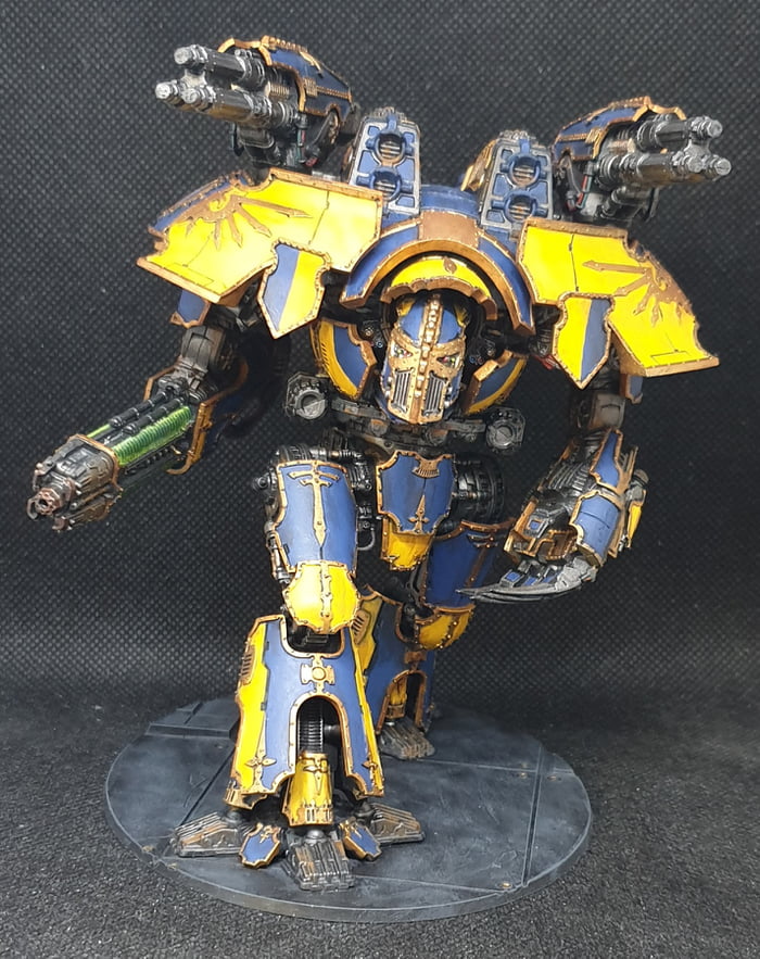 A more or less completed Legio Astorum Warlord Titan. Just needs some ...