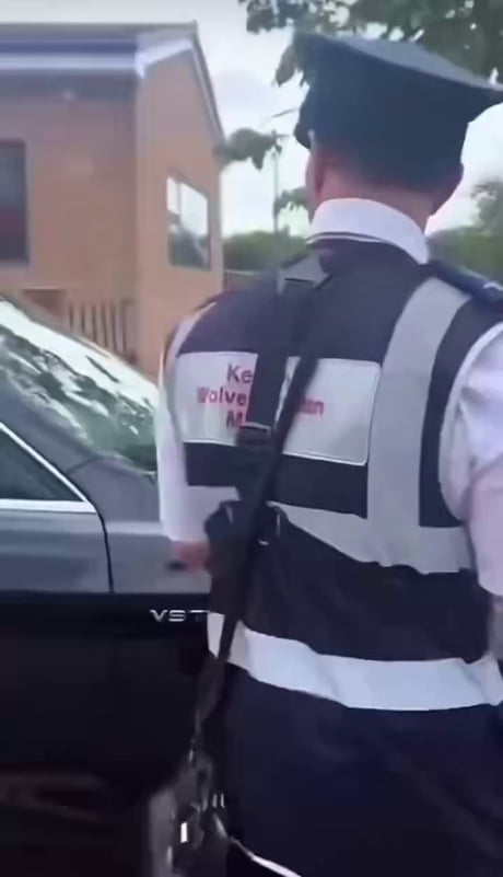 Oi mate you can't park there