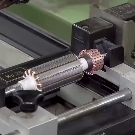 Automatic rotor assembly system.