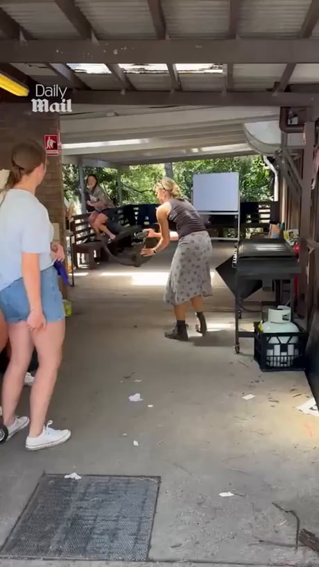 En Australia (SONIDO) -Daily Mail Australia-