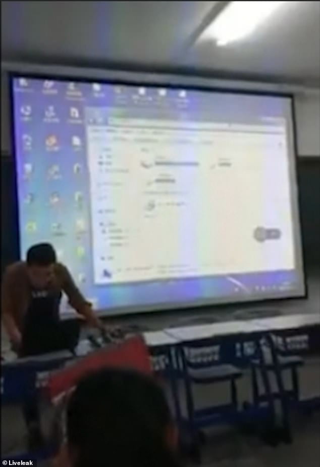 Computer Teacher - Teacher Accidentally Plays Porn To Entire Class Full Of Students - 9GAG