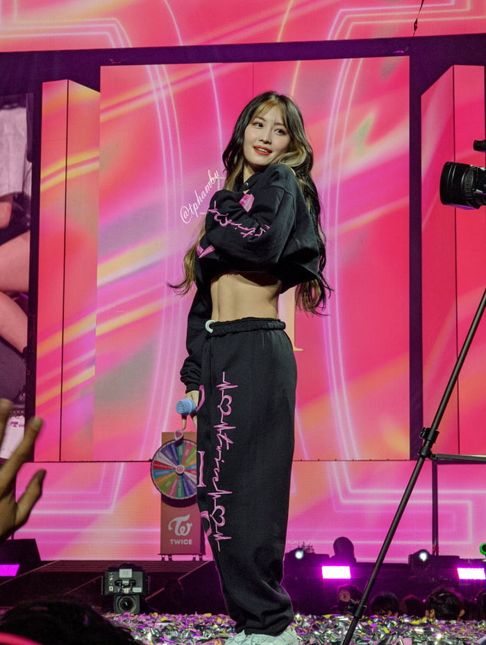 Photo : Momo - TWICE