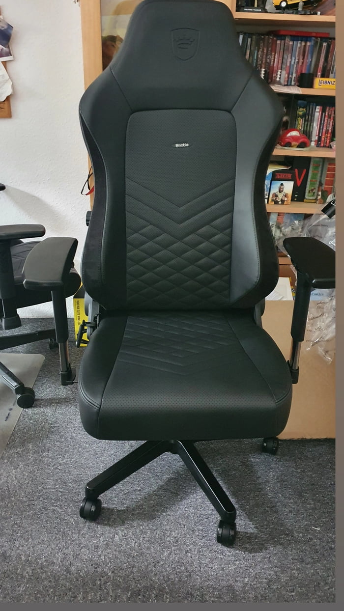 After sitting on a "broken" gaming chair for to long, i finally bought
