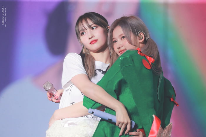 Photo : Momo and her Sana!