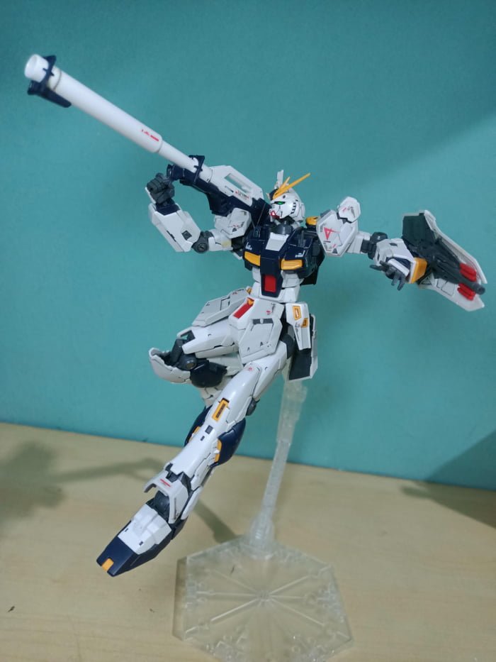 pose-with-a-bazooka-with-the-former-rg-king-9gag