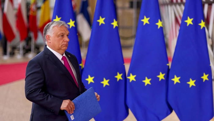 The Hungarian government, led by Orban, vetoes the EU package of 18 billion Euros of financial aid to Ukraine for next year. In return the EU postponed the process of sending funds to Hungary.