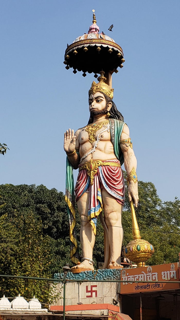 50-feet-tall-statue-of-lord-hanuman-in-india-9gag