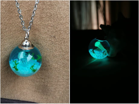 Jellyfish resin pendant - 9GAG