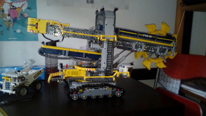 For all the LEGO fan, here is a BAGGER 288 ! - 9GAG