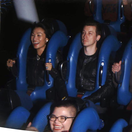 My husband is not impressed with this roller coaster 9GAG