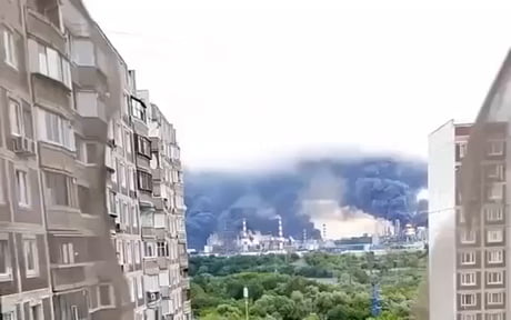 The Moscow refinery in Kapotny today... 