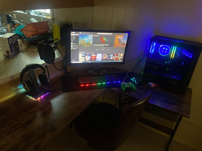 Clean setup? - 9GAG