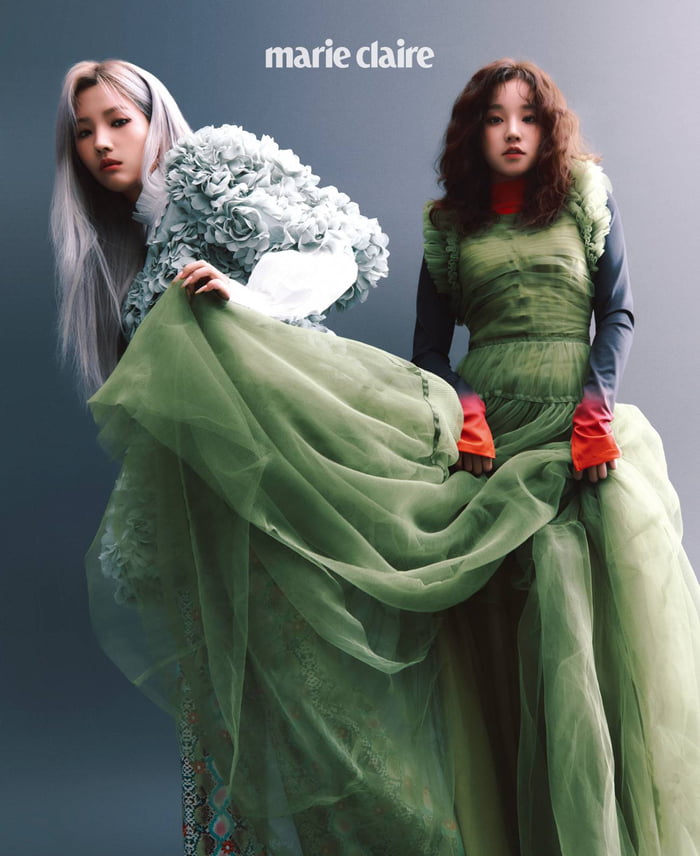 Photo : Soyeon and Yuqi