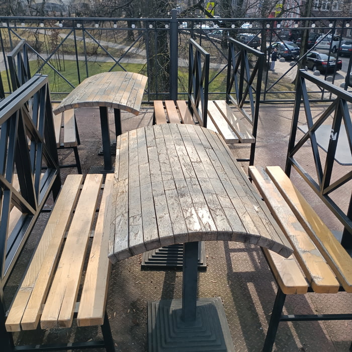 Tables that can't hold anything 9GAG