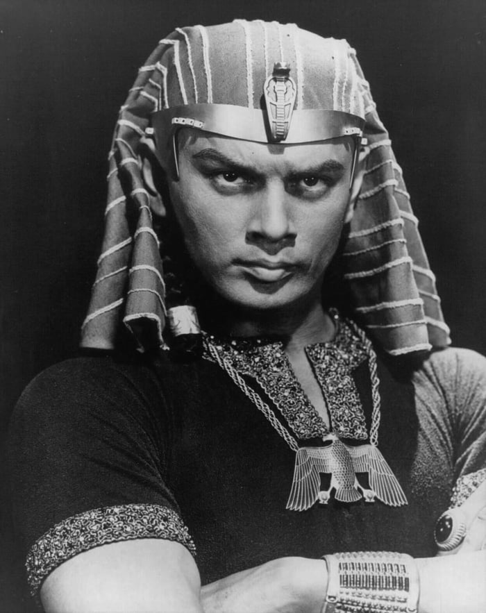 Yul Brunner plays Egyptian pharaoh, setting off the anti-casters - 9GAG