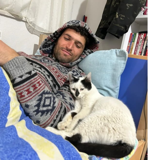 The Firefighter Who Saved The Cat After The Earthquake Decided To Adopt The Firefighter Who Saved The Cat After The Earthquake Decided To Adopt
