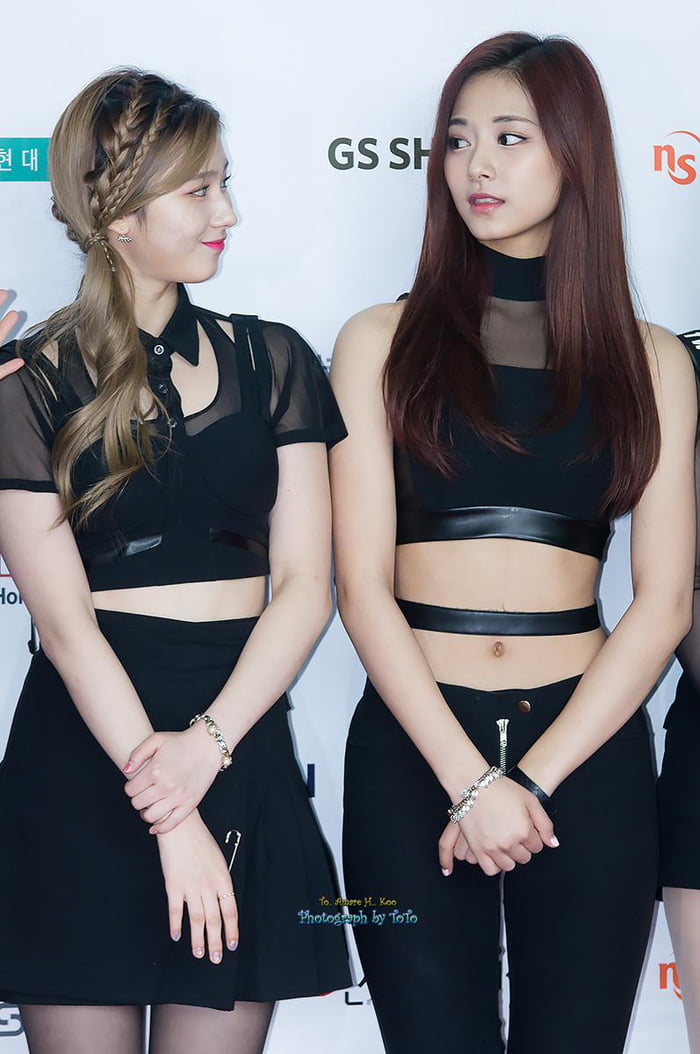 Photo : Sana & Tzuyu