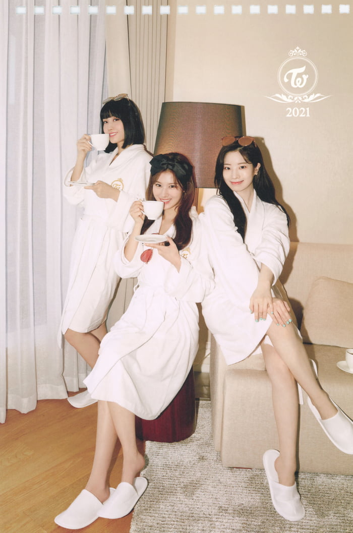 Photo : Momo, Sana & Dahyun