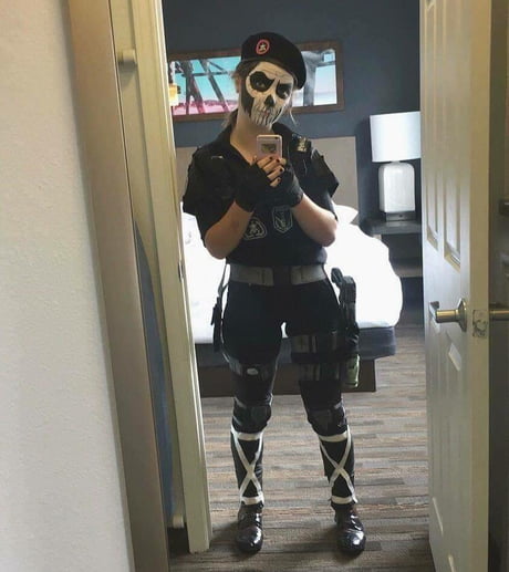 Caveira Cosplay 9GAG