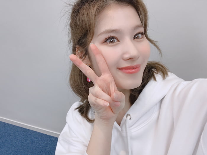 Photo : ONCE Japan Staff Blog - Sana selca